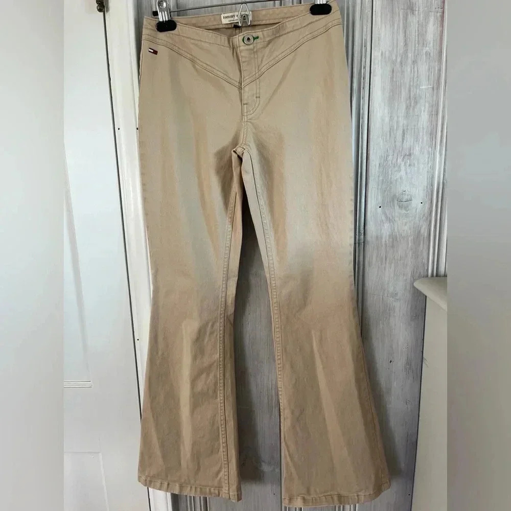 Tommy Hilfiger Y2K Low Rise Flare Chino Khaki Pants 5 prep preppy 2000s neutral